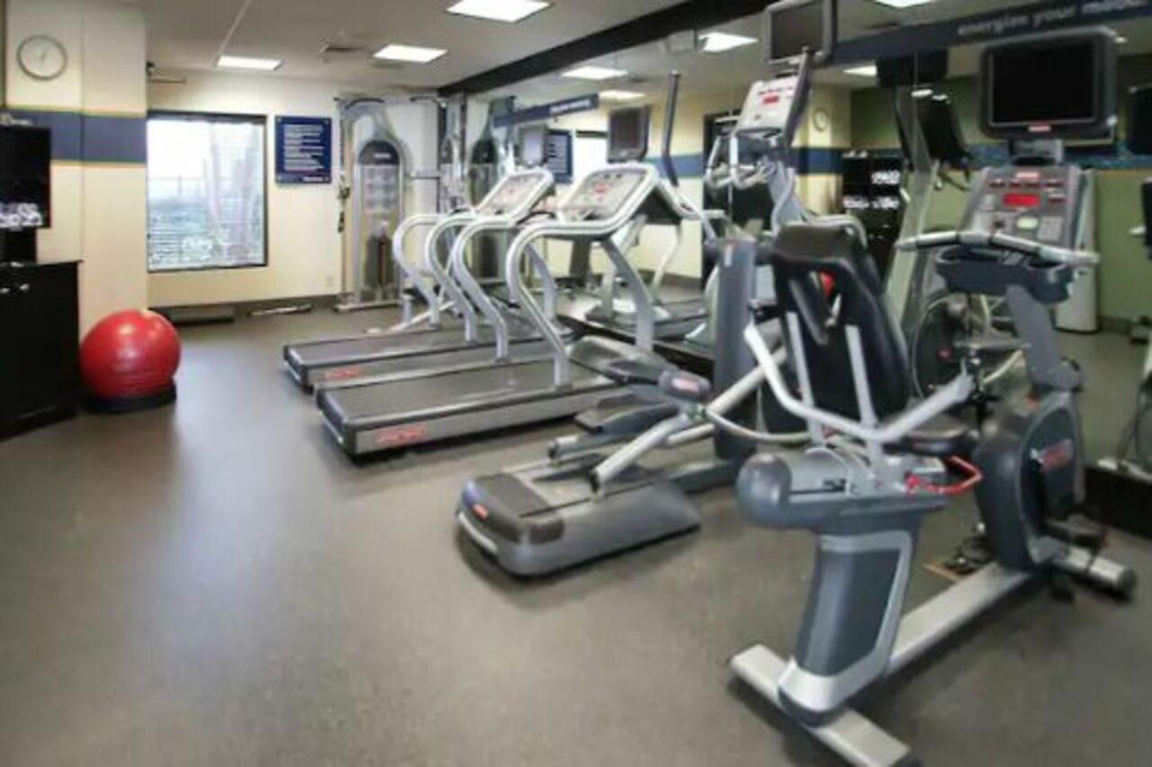 Hampton Inn Linden Εξωτερικό φωτογραφία