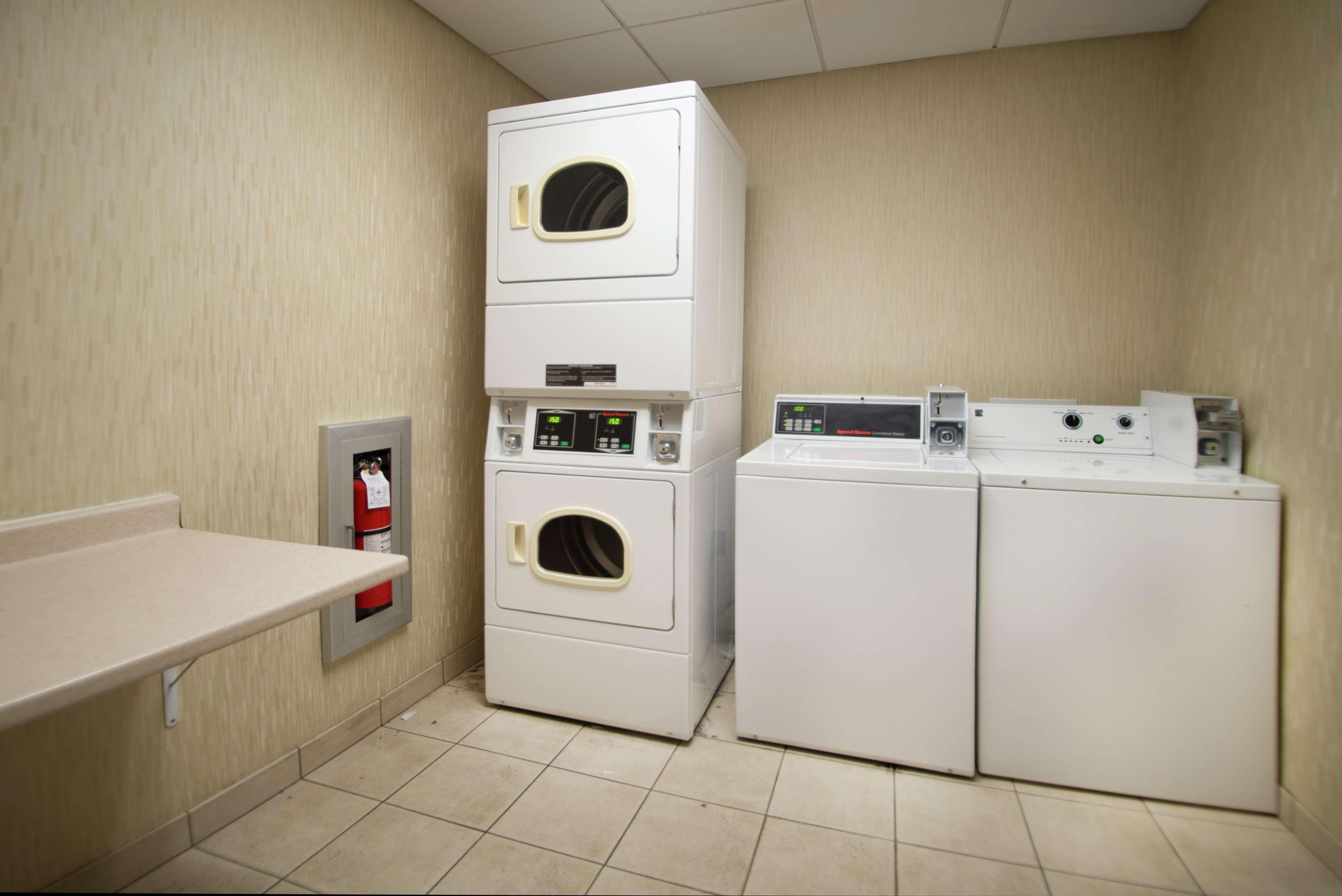 Hampton Inn Linden Εξωτερικό φωτογραφία