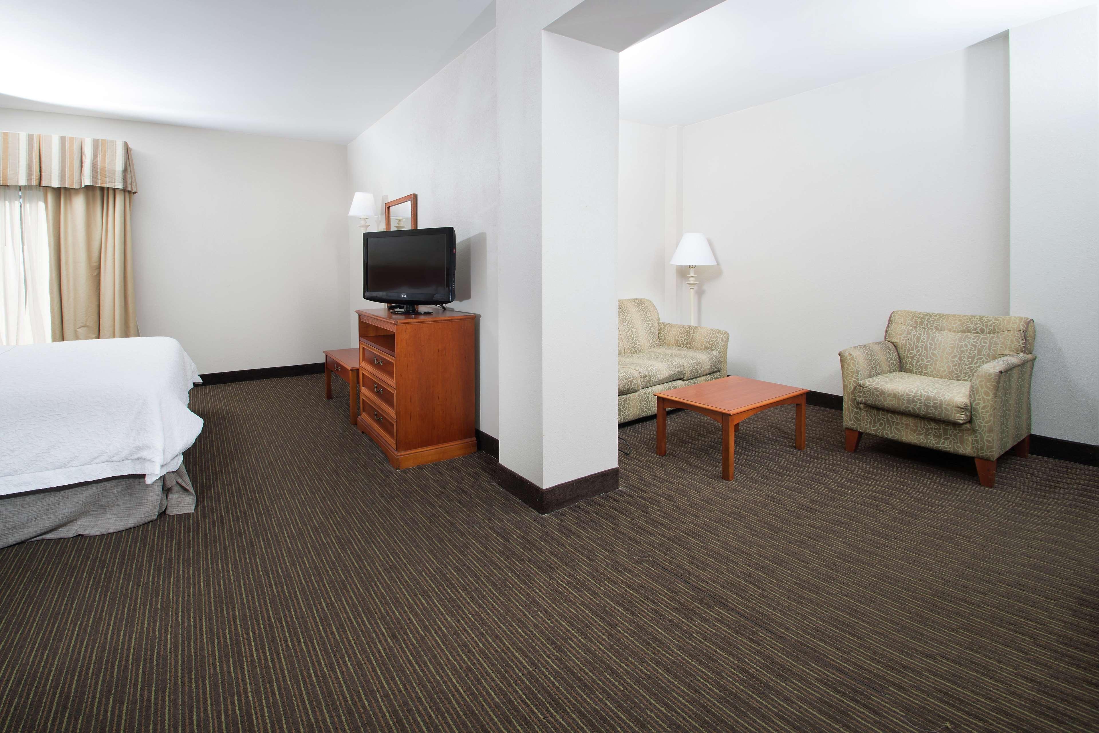 Hampton Inn Linden Εξωτερικό φωτογραφία