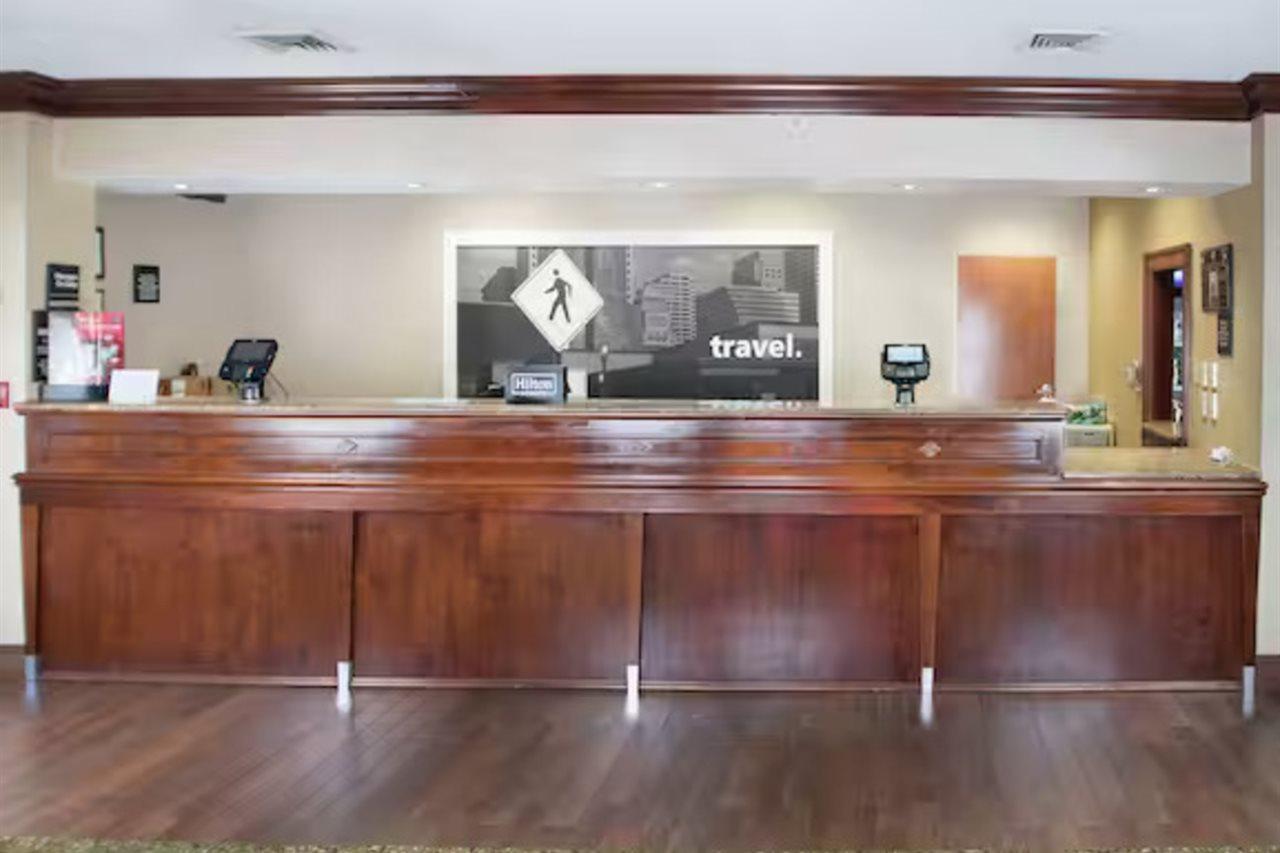 Hampton Inn Linden Εξωτερικό φωτογραφία