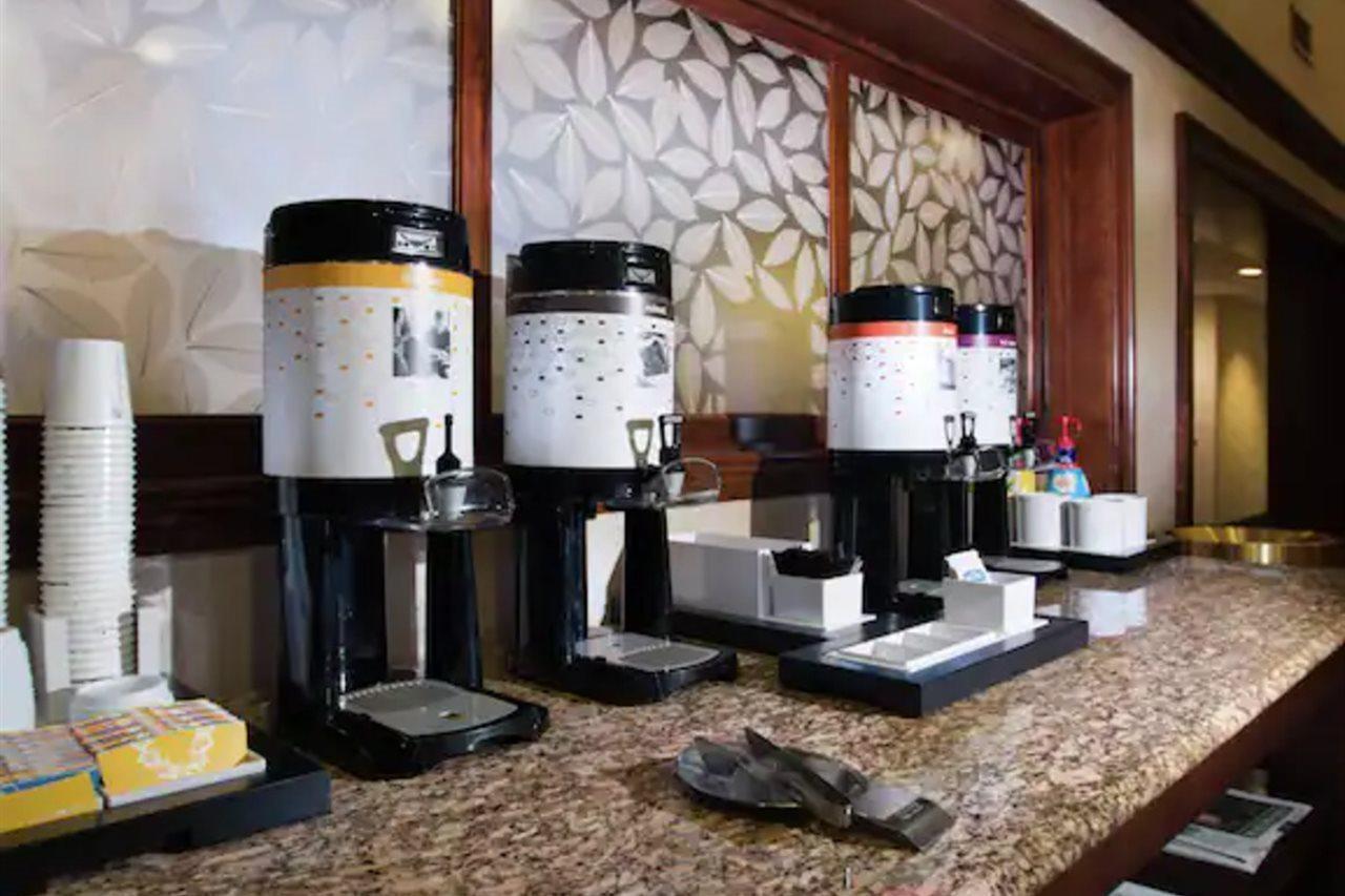 Hampton Inn Linden Εξωτερικό φωτογραφία
