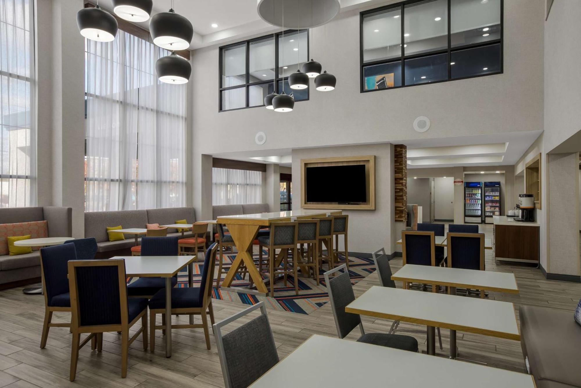 Hampton Inn Linden Εξωτερικό φωτογραφία