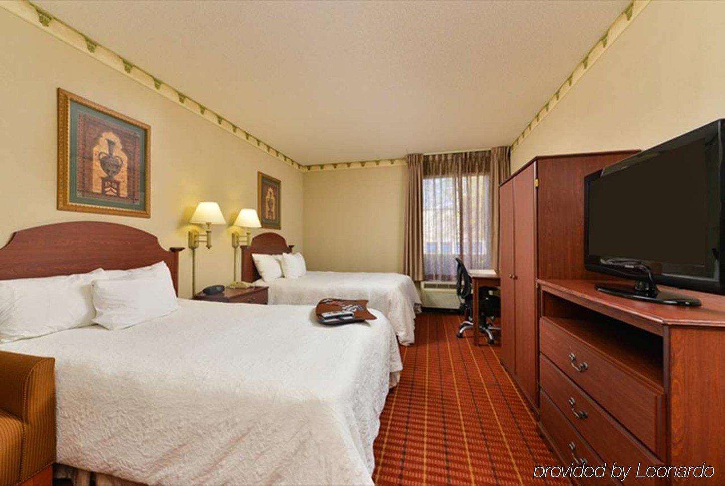Hampton Inn Linden Εξωτερικό φωτογραφία